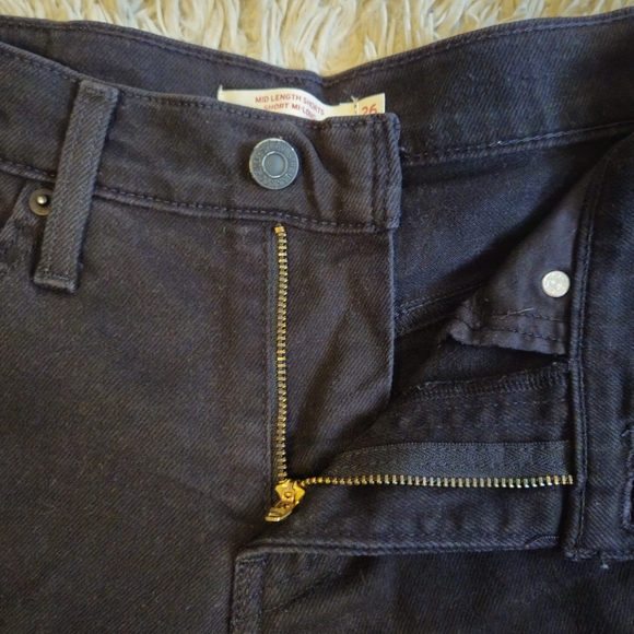 Black Levi's shorts - Picture 3 of 10